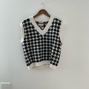 Black and White Patterned Oversized Sweater Vest